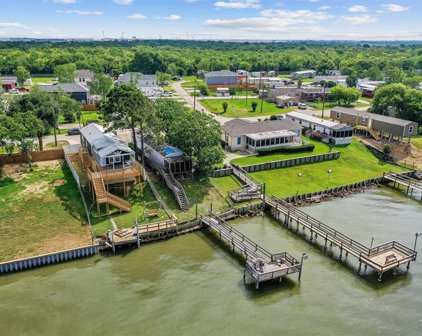 2742 Bay Oaks Harbor Drive, Baytown
