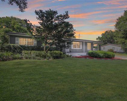 558 Pasadena Avenue, Longwood