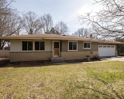904 Pleasant Avenue N, Champlin