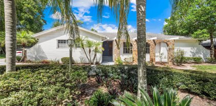 484 Raymond Avenue, Longwood