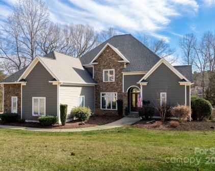 226 Wildwood Cove  Drive, Mooresville