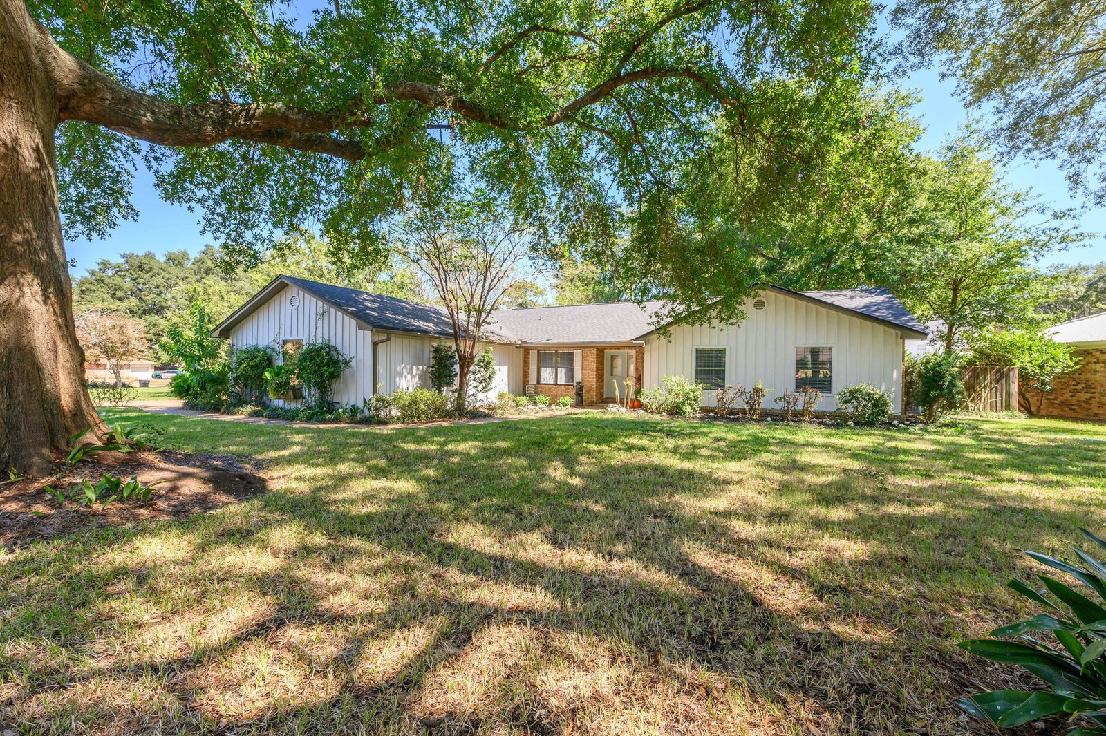 4516 Whisper Way, Pensacola FL 32504, Property Listing 909900,