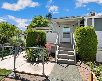 9657 18th Avenue SW, Seattle
