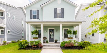 211 Magnolia Garden Drive, Summerville