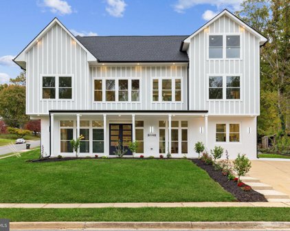 5405 Inverchapel Rd, Springfield