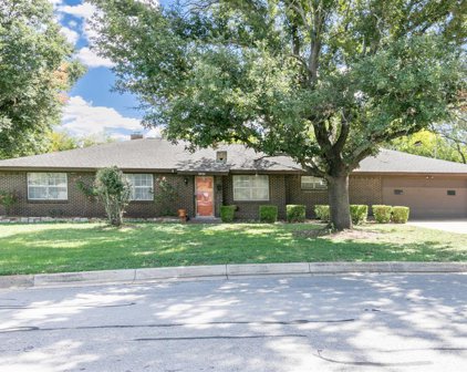 1833 Lucas  Drive, Fort Worth