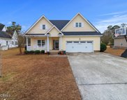 225 Wedgefield Circle, Maple Hill image