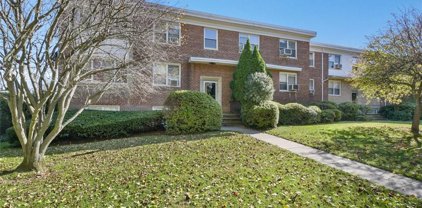 16 Keogh Lane Unit #2B, New Rochelle