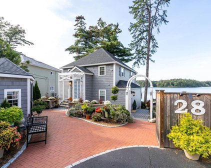 28 South Shore Road, Salem