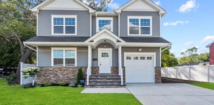7 Keuka Road, West Hempstead
