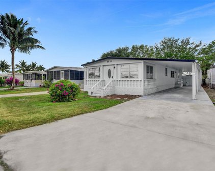 5510 Lagoon Dr, Dania Beach