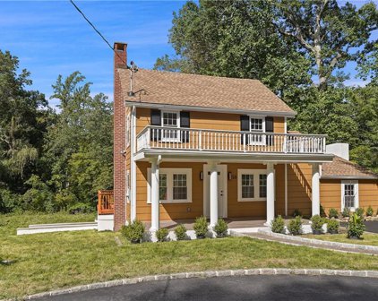 58 Whippoorwill Road E, Armonk