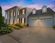 1560 Kingstream Cir, Herndon image