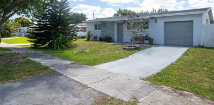 8000 Nw 174th Ter, Hialeah