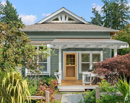 13324 NE 111th Court, Redmond