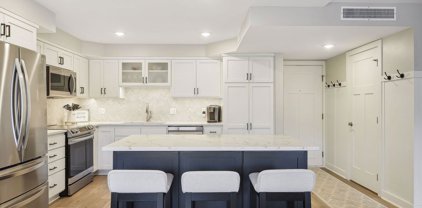7220 York Avenue S Unit #424, Edina