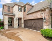 931 The Lakes  Boulevard, Lewisville image