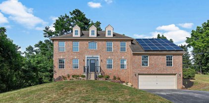 100 Bramblewood Ln, Lewisberry
