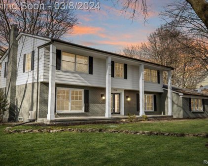 7332 LINDENMERE, Bloomfield Twp