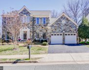 12721 Fox Woods Dr, Herndon image