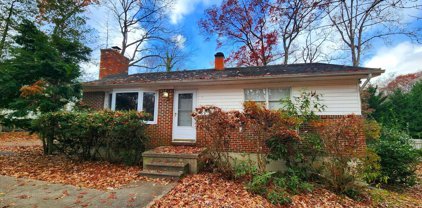 512 Saint Martins Ln, Severna Park