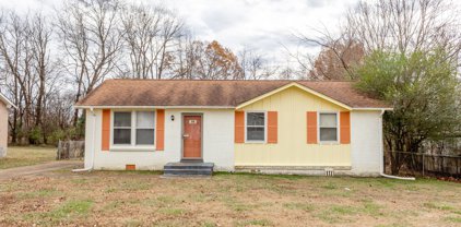 120 King Cole Dr, Clarksville