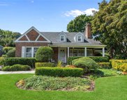 36 Vanderbilt Drive, Great Neck image