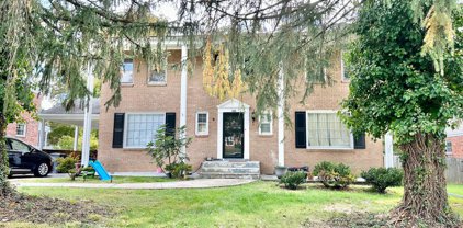 418 Old Courthouse Rd Ne, Vienna