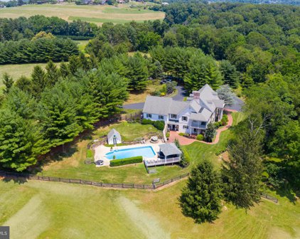 720 Aldinger Dr, Dallastown