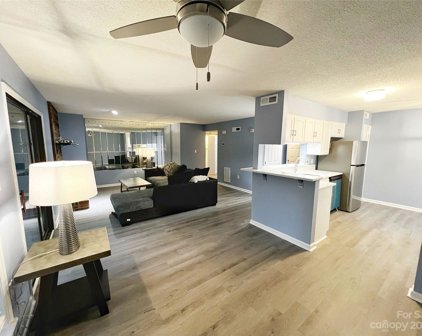 7364 Winery  Lane, Charlotte