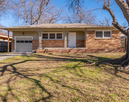 2401 Emily  Drive, Fort Worth