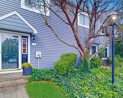 7 Hendrick Hills, Peekskill