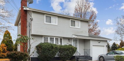 158 Ridge Road, Wheatley Heights