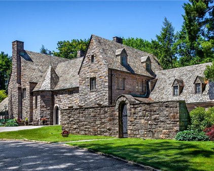 35 Durham Road, Bronxville