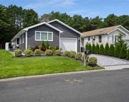 69 Village Circle Unit #69, Manorville image
