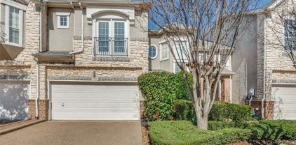 2525 Champagne  Drive, Irving