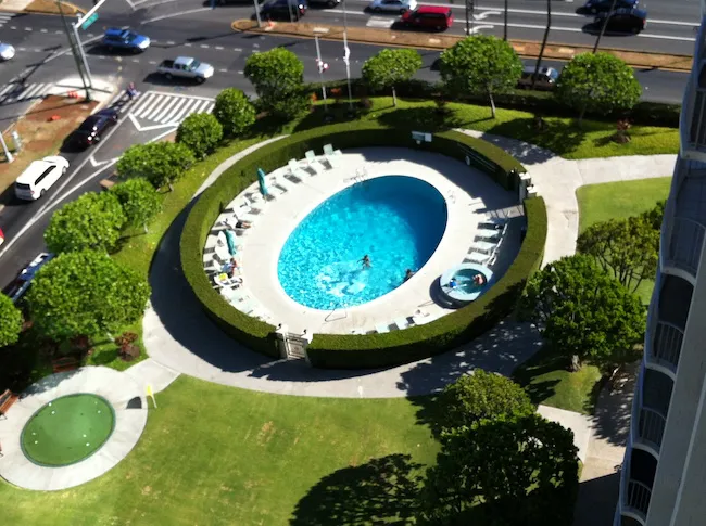 1350 Ala Moana Pool