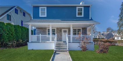 84 Longview Avenue, White Plains