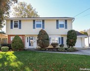 184 N Syracuse Avenue, Massapequa image