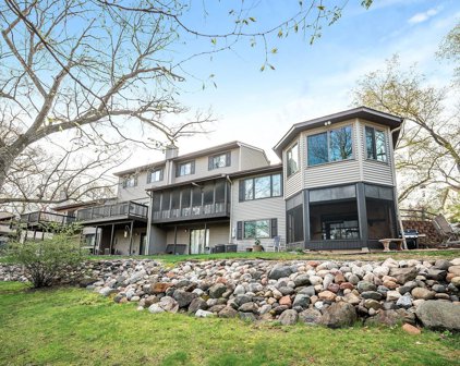 113A South Drive, Circle Pines