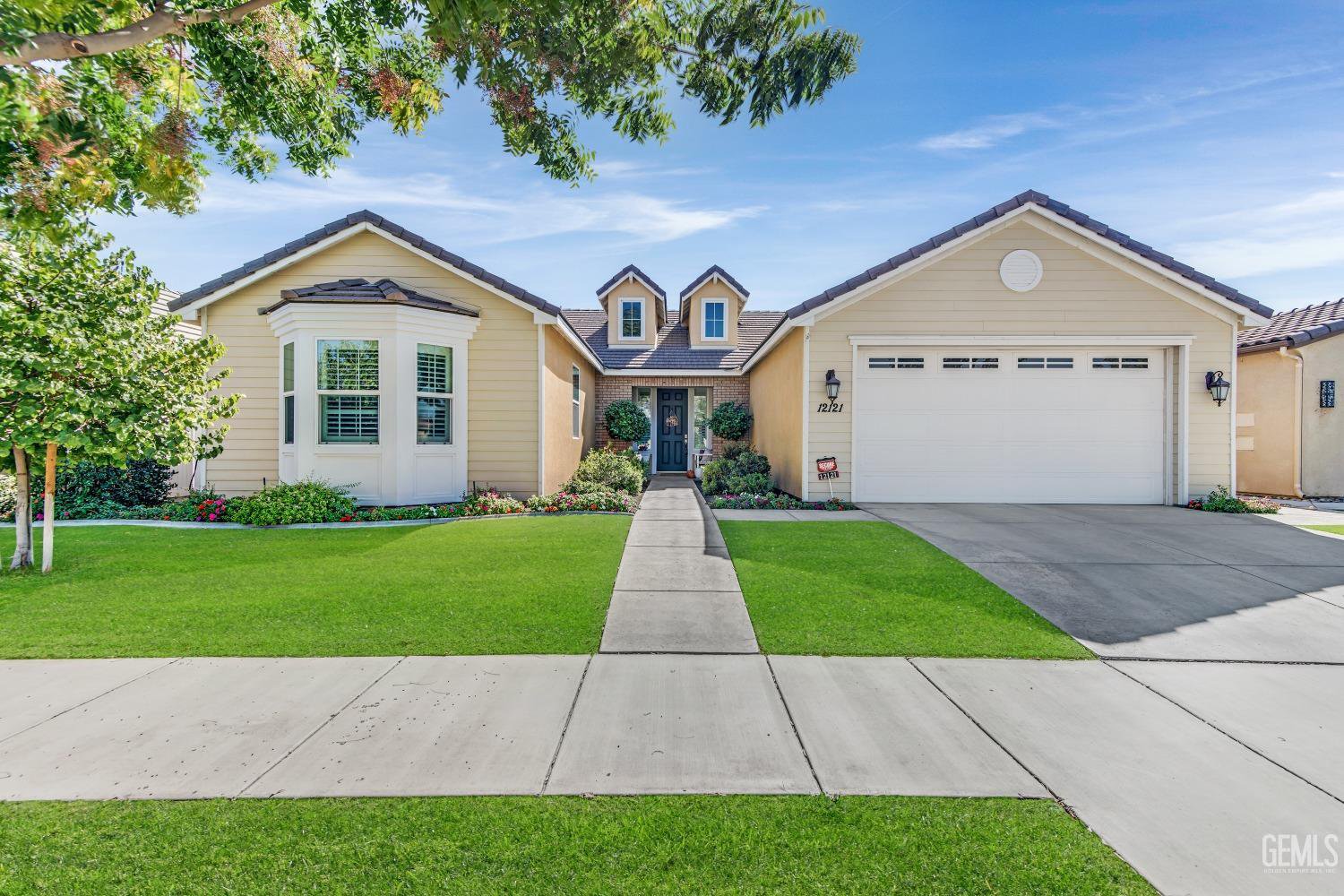 MLS 202310625, 12121 Nicolson, Bakersfield, CA, 2 Beds, 2 Baths, Zip