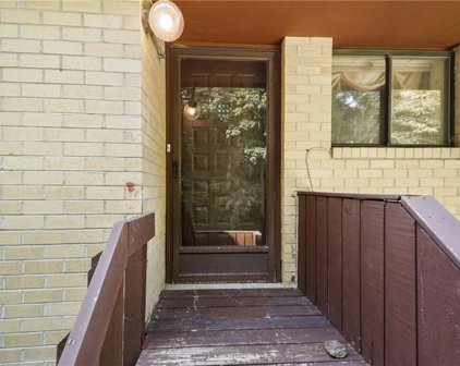 370 N Greeley Avenue, Chappaqua