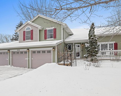 4530 Chatsworth Street N, Shoreview
