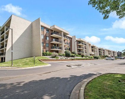 2455 Londin Lane E Unit #323, Maplewood
