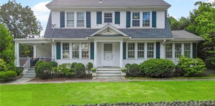 23 Myrtle Boulevard, Larchmont
