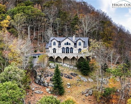 530 Howard's Knob Road, Boone