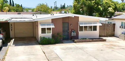 1745 Flower St, Escondido