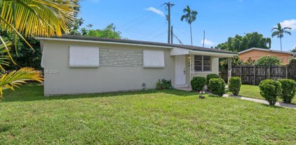 1270 W 35th St, Hialeah