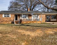 1820 Colonial Acres  Circle, York image