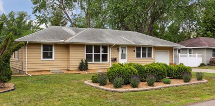 5809 W Broadway Avenue, Crystal